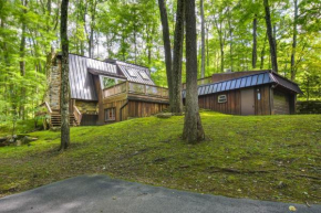 Family-Friendly DuBois Cabin with Community Pool!